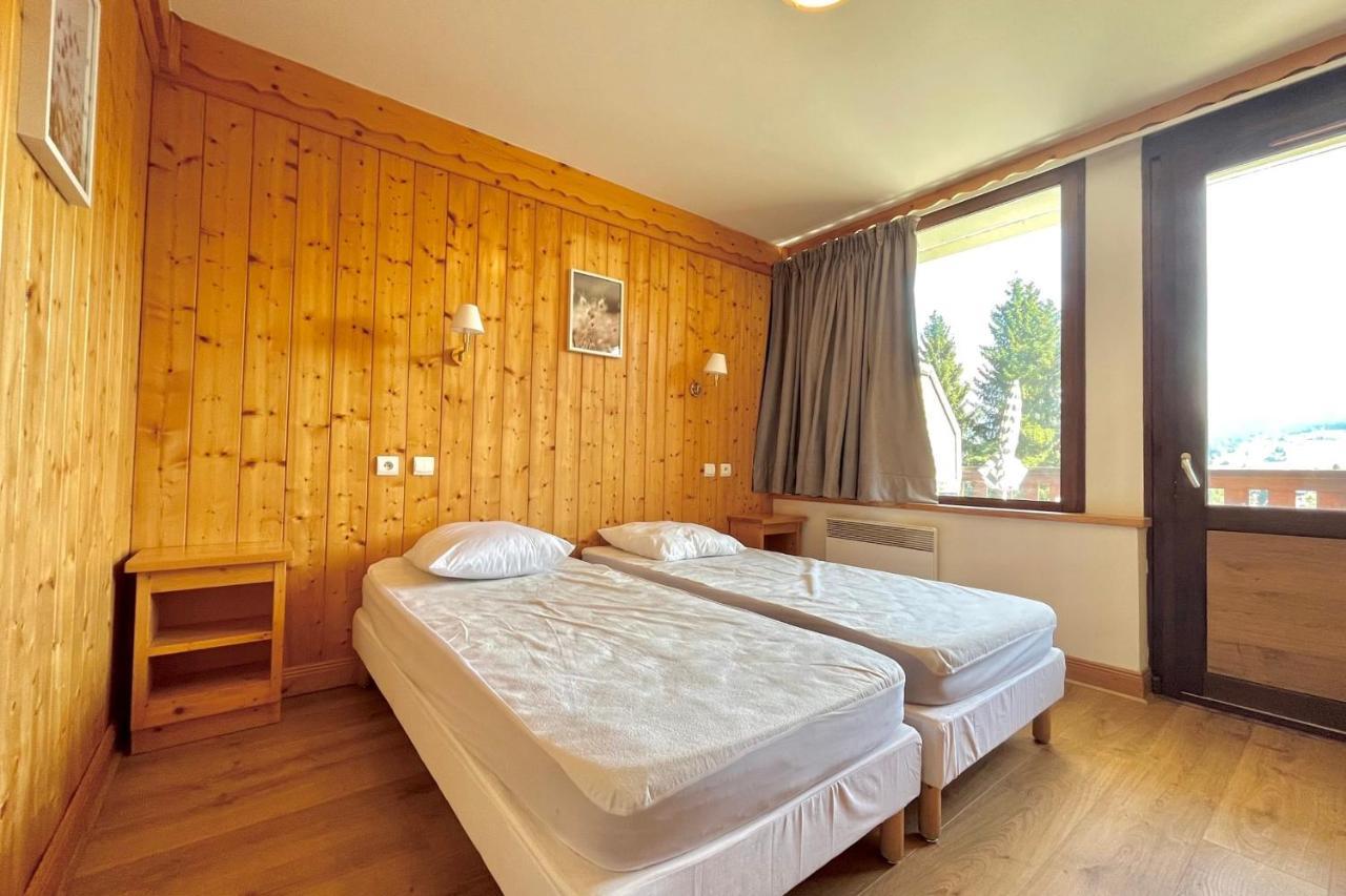 Cosy Chalet With Terrace Combloux Eksteriør billede